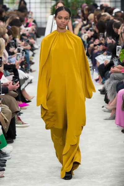 Look 7